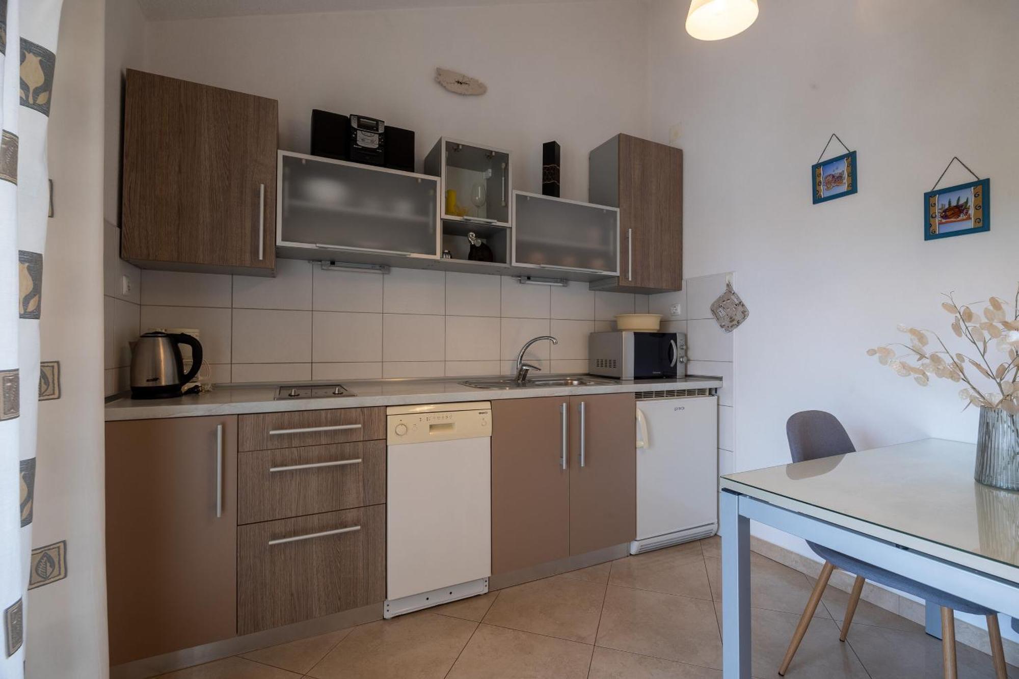 Apartments And Rooms Lea Bol Exterior photo