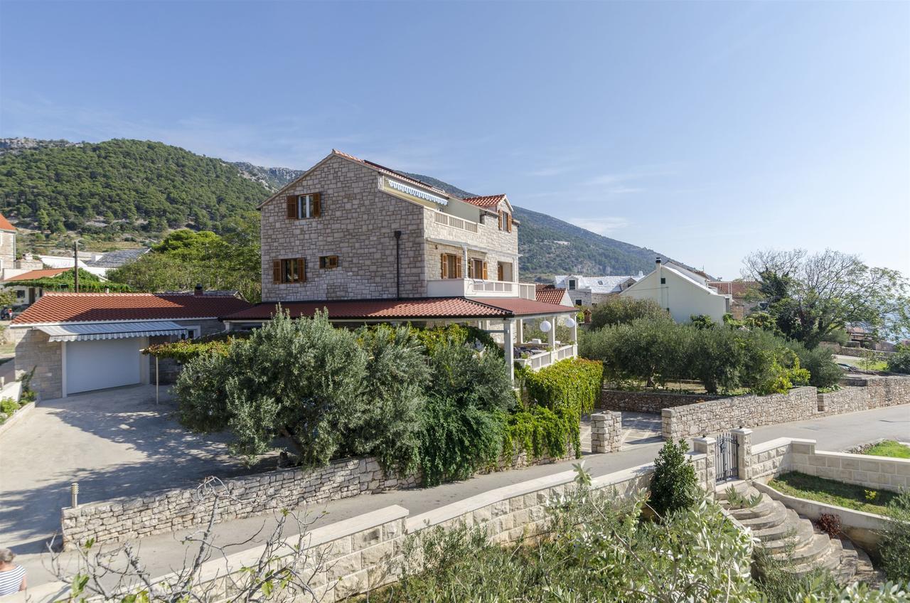 Apartments And Rooms Lea Bol Exterior photo