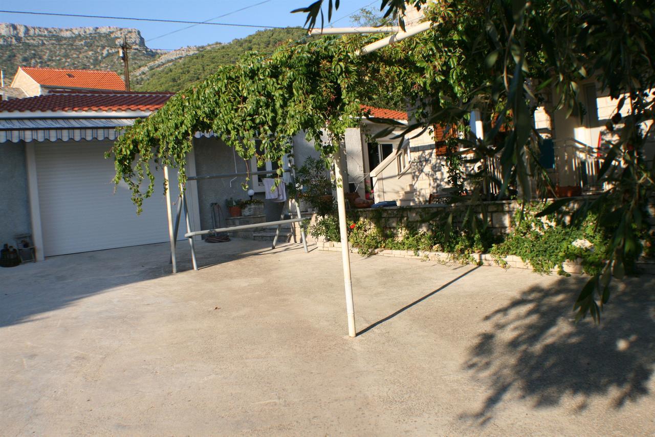 Apartments And Rooms Lea Bol Exterior photo